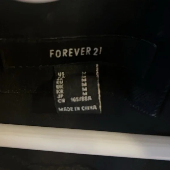 Forever 21 medium black jean jacket - Picture 6 of 6